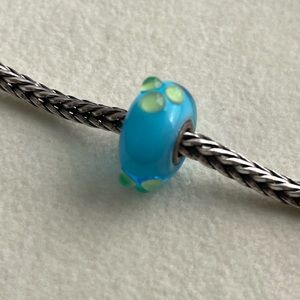 Authentic turquoise/green spring bud Trollbead